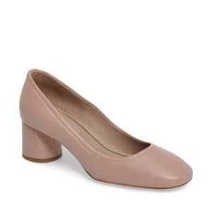 donald pliner camy pump